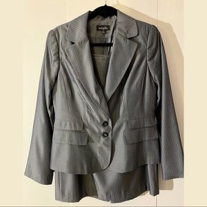 WOMENS SKIRT SUIT
